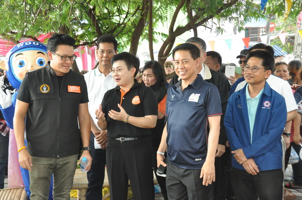 On Ground’ klong3_resize.JPG